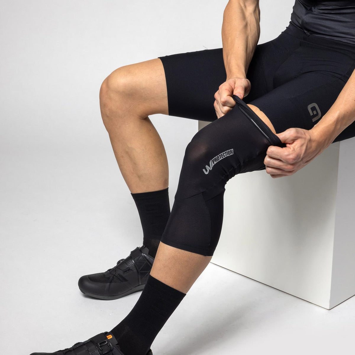 Estate Knee Band