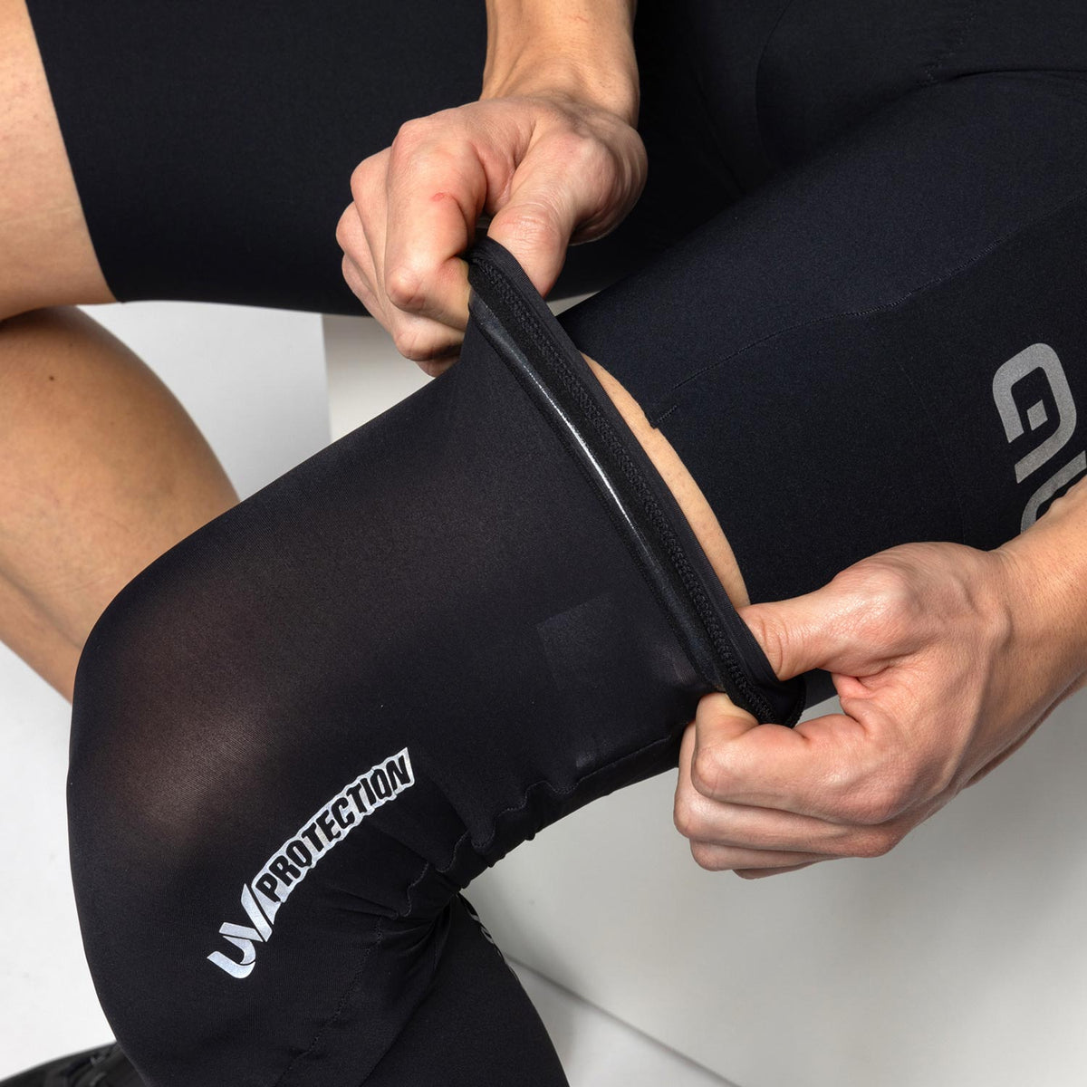 Estate Knee Band