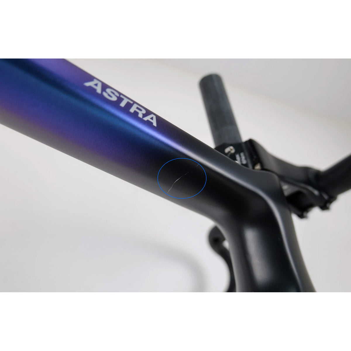 Astra Disc Ex Demo Medium Frameset Chameleon