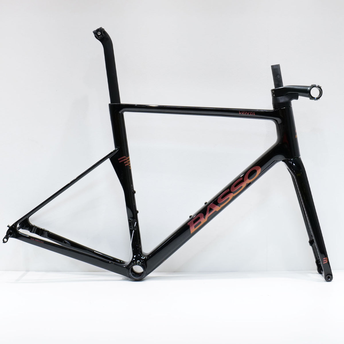 Venta R Magma Black Medium Ex Demo Frame