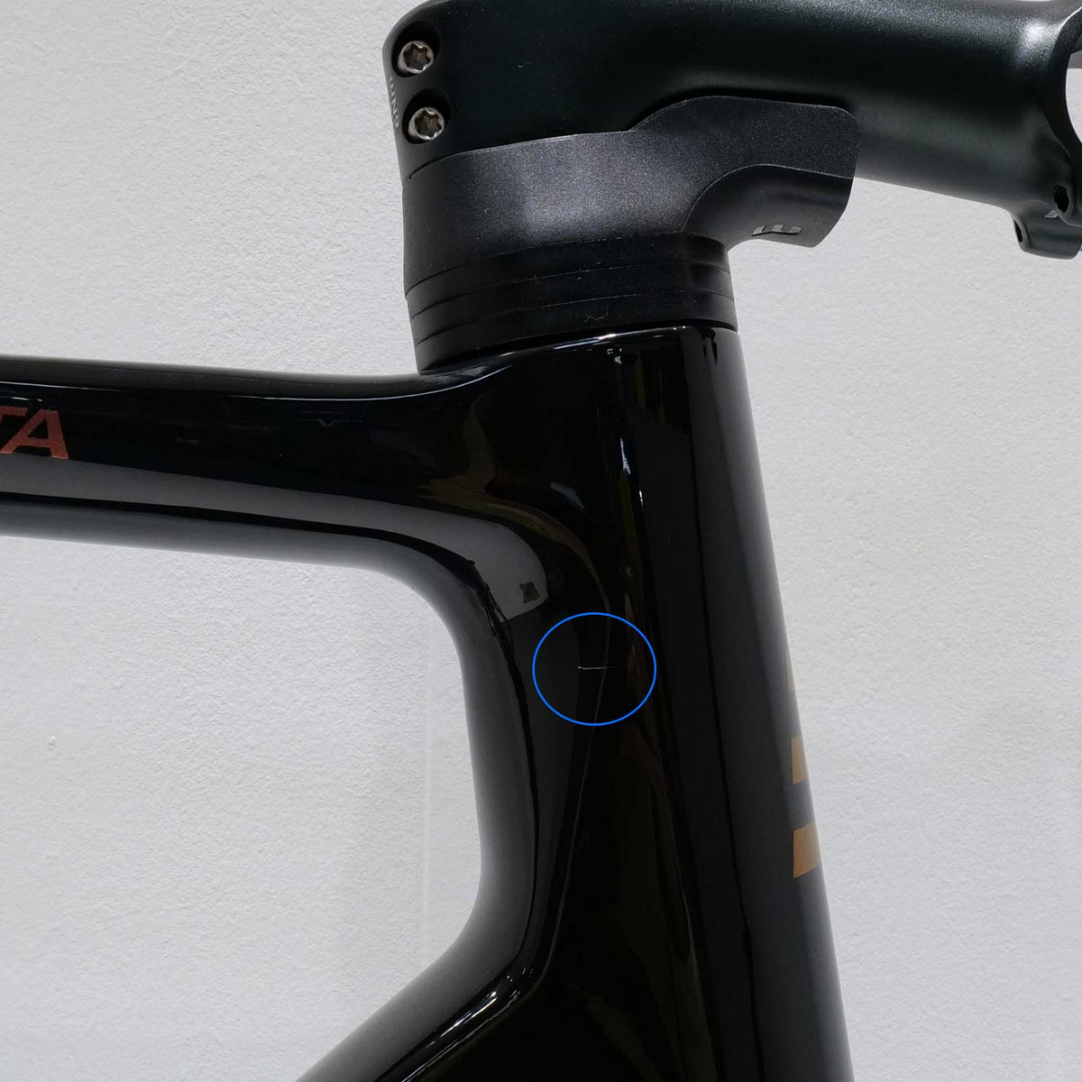 Venta R Magma Black Medium Ex Demo Frame