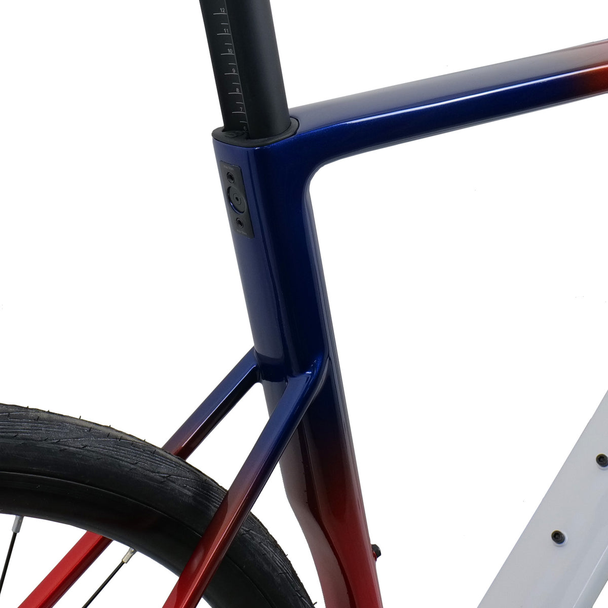 Astra 105 Di2 Aksium Chroma White Bike