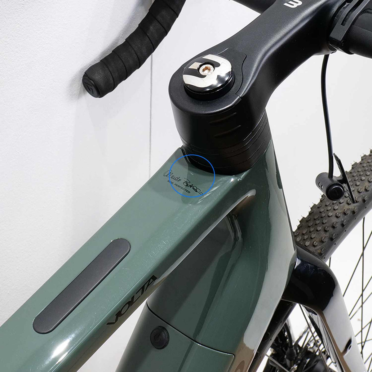 Volta Gravel Apex Military Green E-Bike