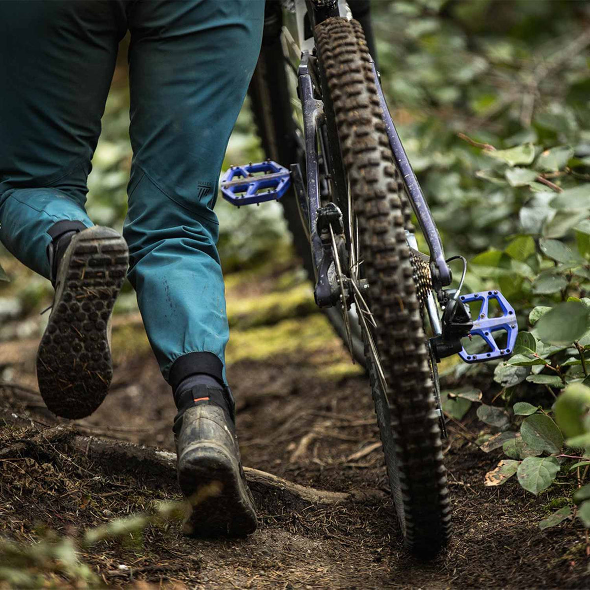 Trail Fusion Flat Purple Pedals