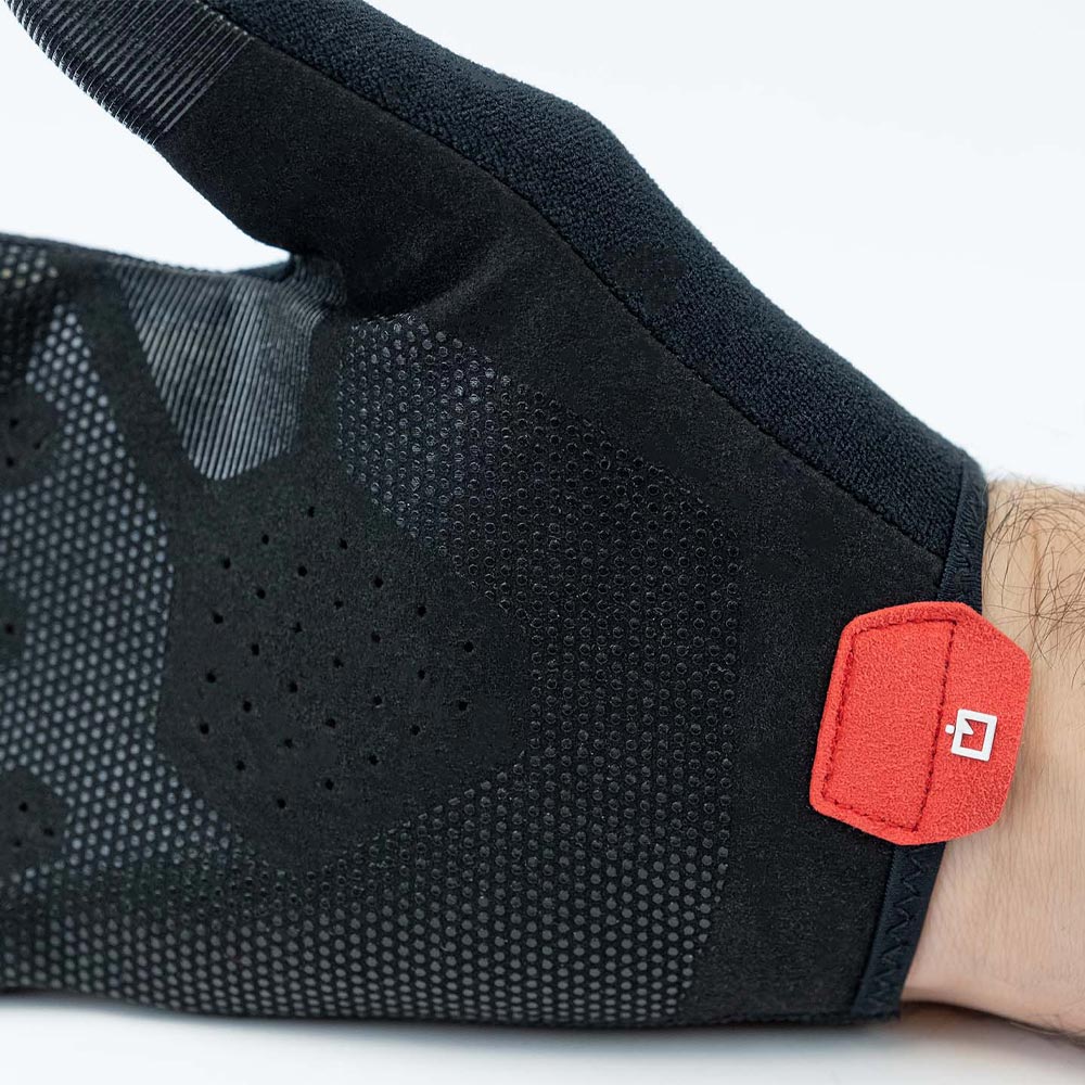 Proxim Gloves