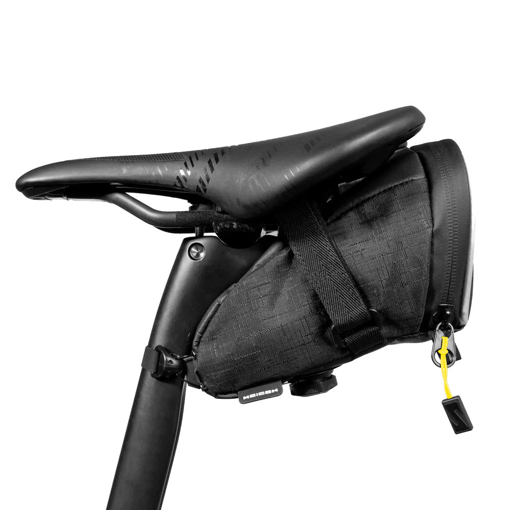 098 Saddle Bag With Tail Light Tour De France