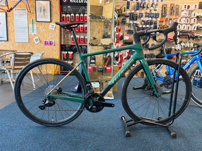 Garda 105 Di2 Syntium Green/Gold Bike